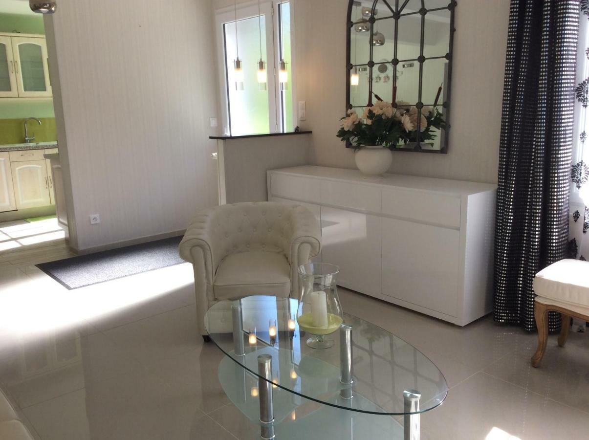 Villa Maison Blanche Tulle 1 A 4 Personnes Екстериор снимка